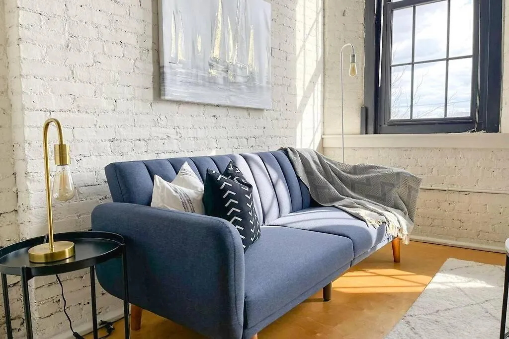 Classic Downtown Louisville Lofts 아파트