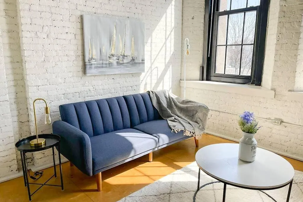 아파트 Classic Downtown Louisville Lofts