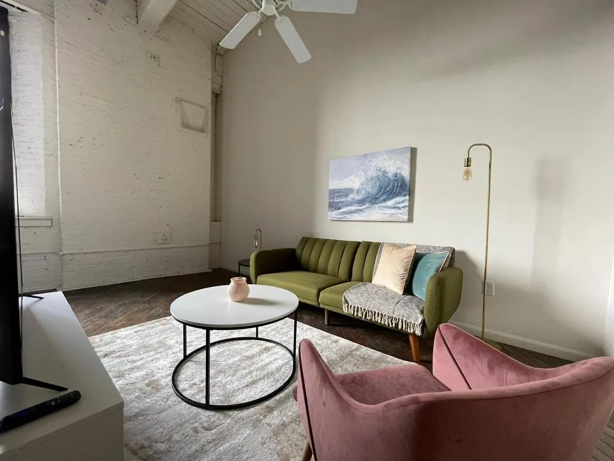 Classic Downtown Louisville Lofts 미국