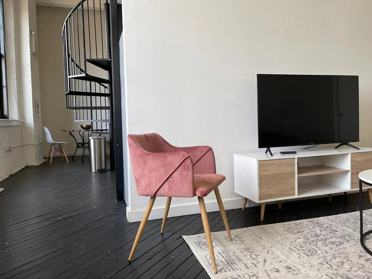 아파트 Classic Downtown Louisville Lofts