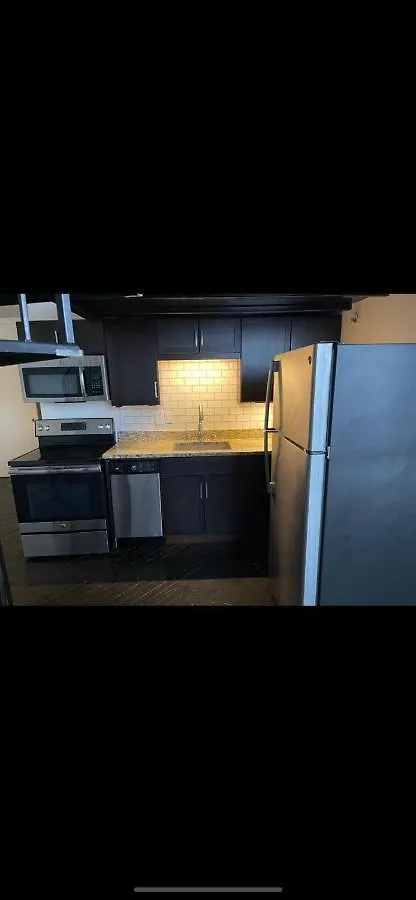 Classic Downtown Louisville Lofts 아파트